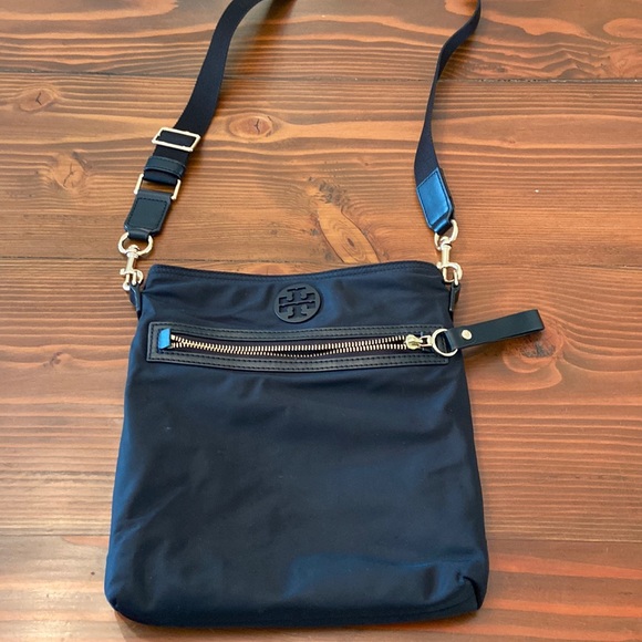 Tory Burch Handbags - Tory Burch Cross Body